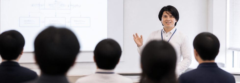 セミナーで登壇する株式会社kotatsuの代表